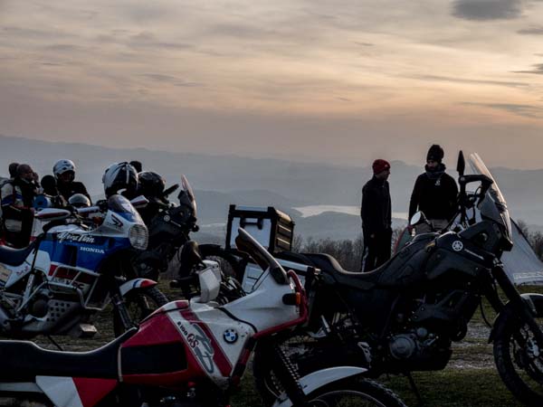 weekend-da-lupi-moto-tramonto